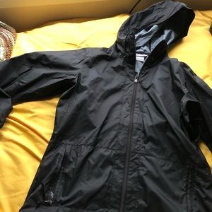 columbia raincoat- like new!